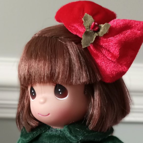 'PRECIOUS MOMENTS' Snow White Christmas Dreams Collectable Vinyl Doll 12… - Picture 6 of 16